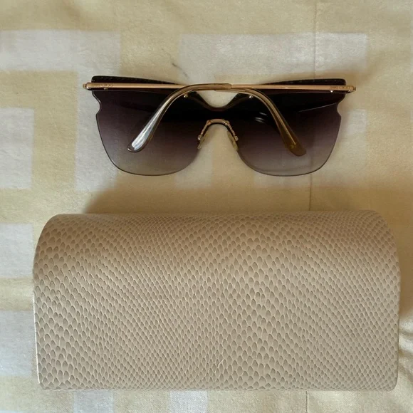 Jimmy Choo Jezebel sunglasses with rose gold crystal embellishment - Picture 3 of 6